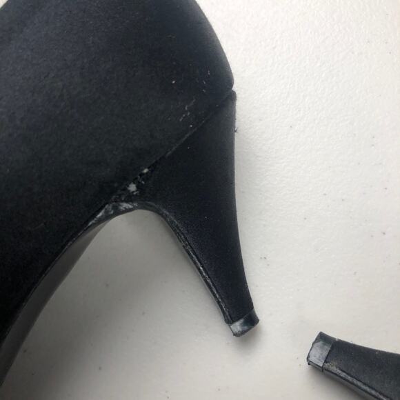 Fendi vintage black suede heels 36.5 (US 6.5 ) - Picture 8 of 11